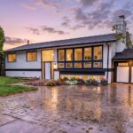 203 Audreys Ct SE